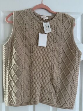Cable Knit Sleeveless Sweater Vest - Beige